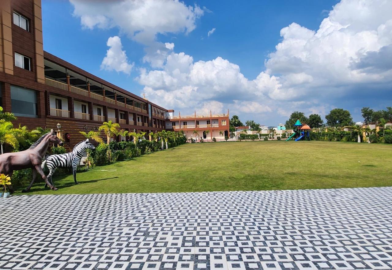 The Bodhi Palace Resort Exterior photo