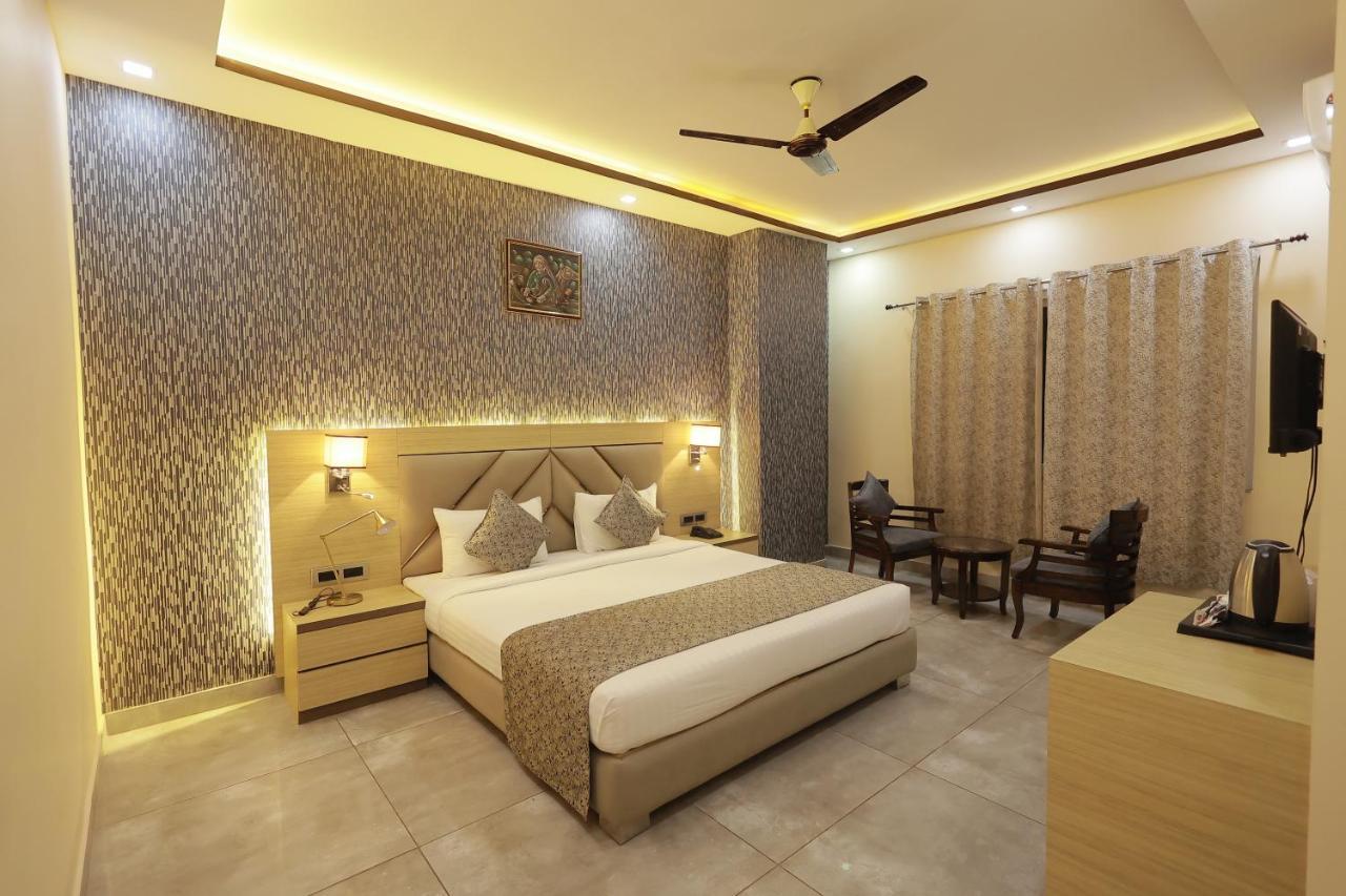 The Bodhi Palace Resort Exterior photo