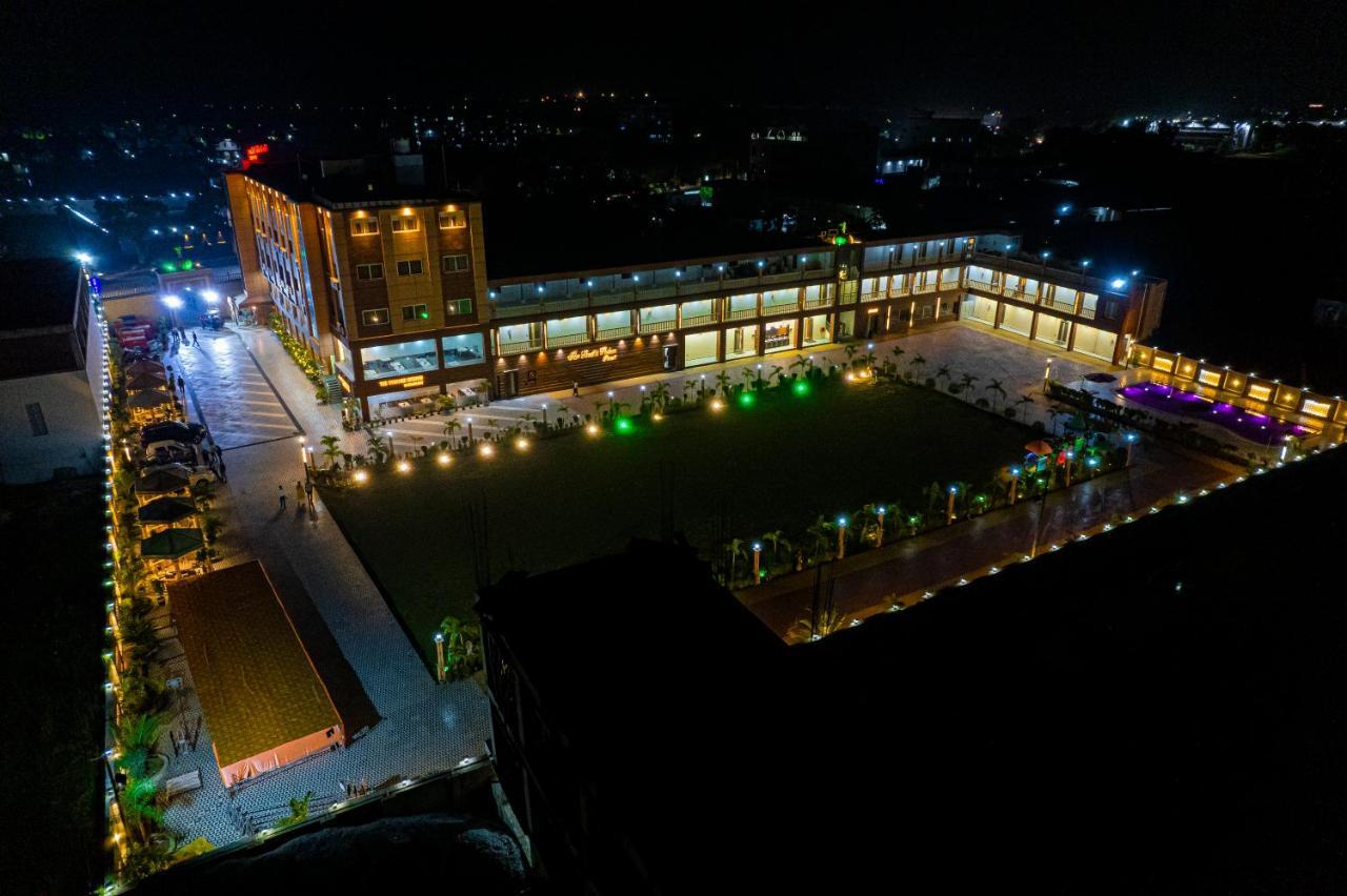 The Bodhi Palace Resort Exterior photo